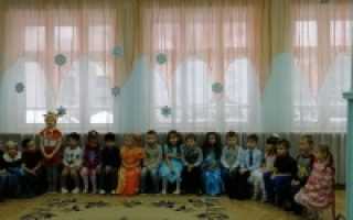 Сказочный гном с подарками