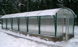 Укрепление теплицы из поликарбоната на зиму