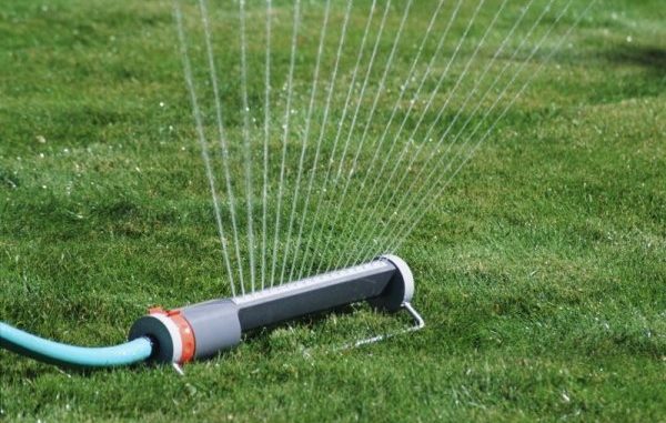 Устройство садовых распылителей для воды
