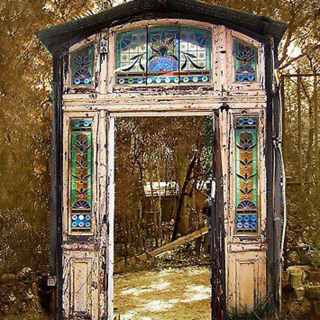 Арка в дизайне сада