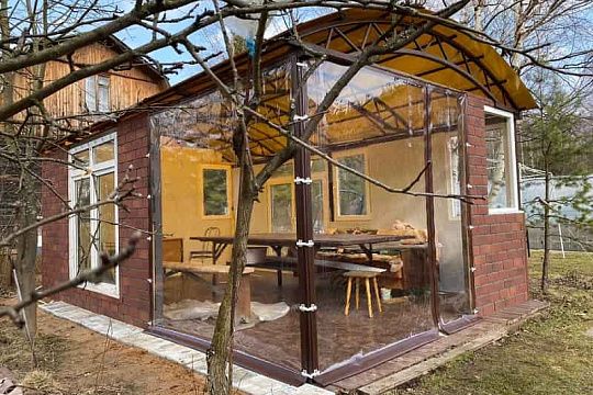 Защитные пвх шторы для веранд и беседок